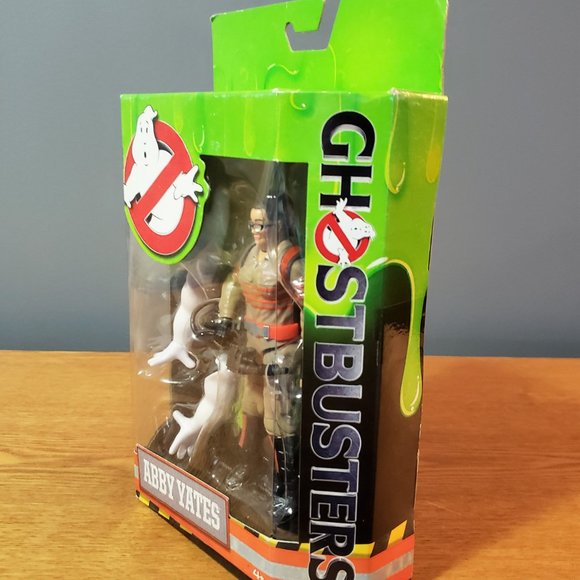 Ghostbusters Movie Elite Abby Yates Figure - Picture 2 of 3
